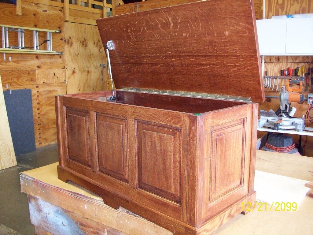 Here's a closer look at one of Charles' toy chests. This is the kind of workmanship that creates heirlooms that get passed down through the generations.